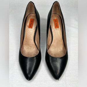 Miz Mooz Madrid Women’s Black Leather Pumps Size 8 Classic Pointed Toe Heels